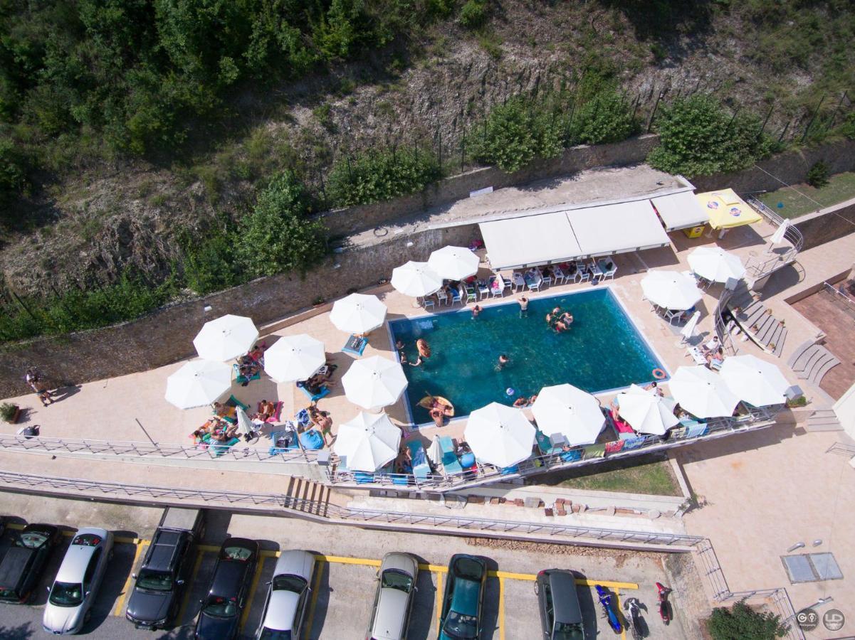 Nymfes Hotel กาโต ลูตรากี ภายนอก รูปภาพ