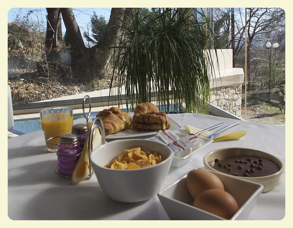 Nymfes Hotel กาโต ลูตรากี ภายนอก รูปภาพ