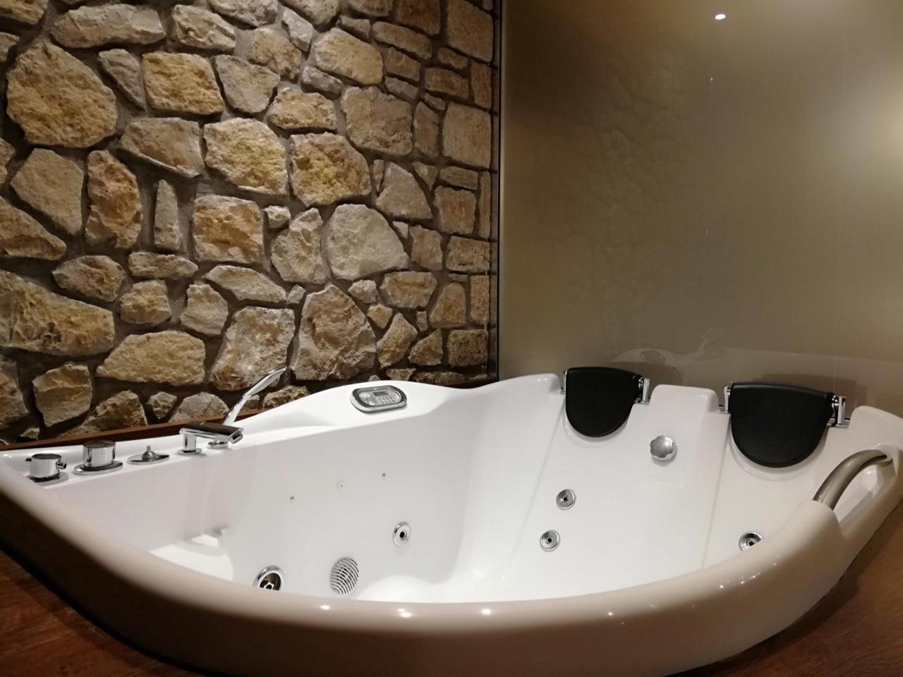 Nymfes Hotel กาโต ลูตรากี ภายนอก รูปภาพ