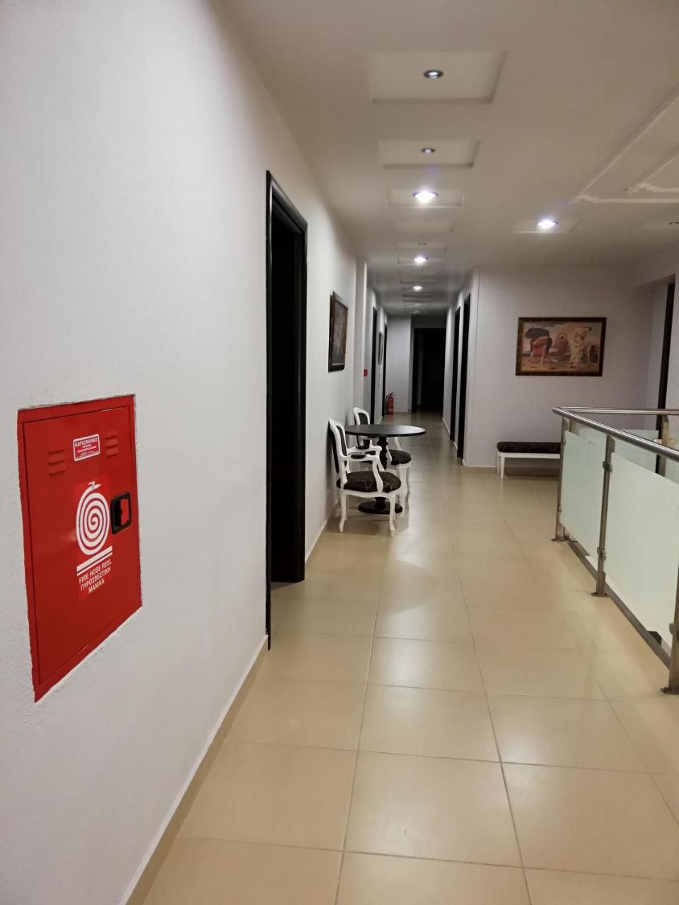Nymfes Hotel กาโต ลูตรากี ภายนอก รูปภาพ